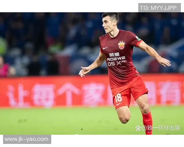 上海羽毛球队在城市联赛中的强劲表现与战术分析 上海羽毛球队在城市联赛中的强劲表现与战术分析