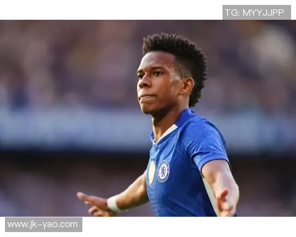 切尔西足球明星手机壳热销让你随时随地展现球迷风采